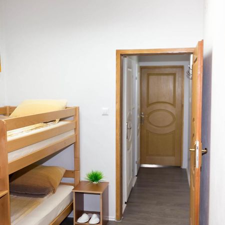 Kingdom Rooms Visoko Eksteriør bilde