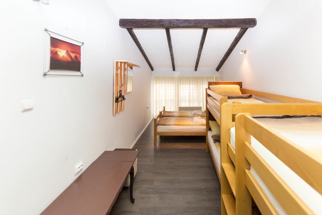 Kingdom Rooms Visoko Eksteriør bilde