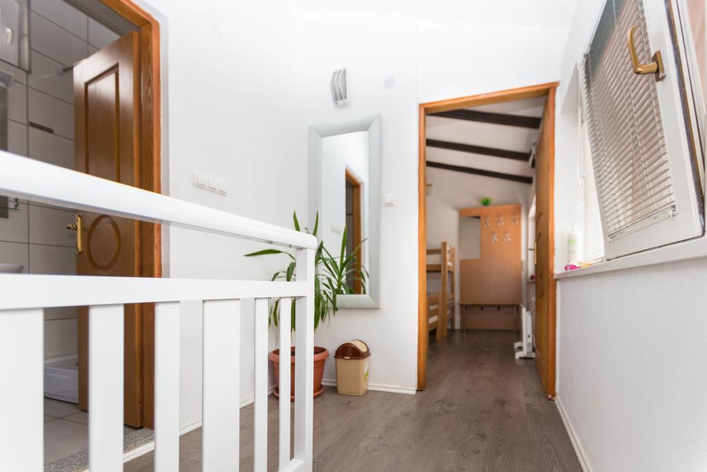Kingdom Rooms Visoko Eksteriør bilde